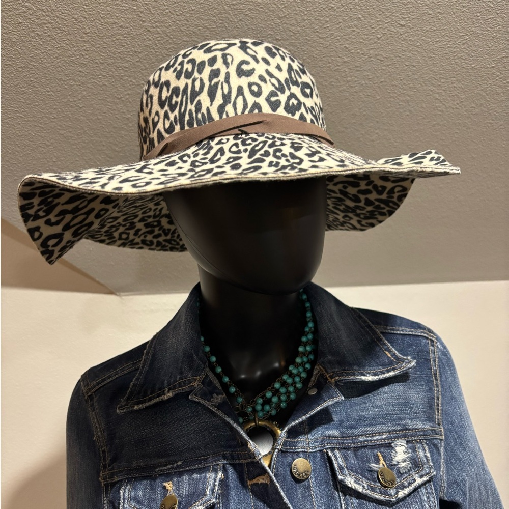 Leopard Print Felt Hat Black Band NWOT wool feel floppy